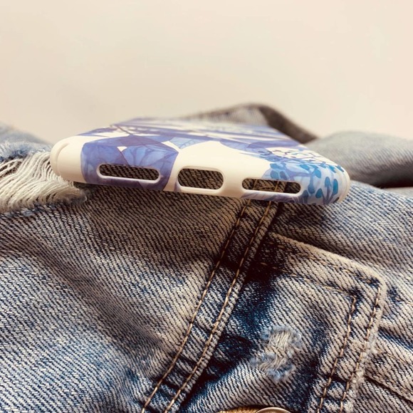 iPhone XR Case Blue White Floral Print Matte Cover NEW - Picture 6 of 9